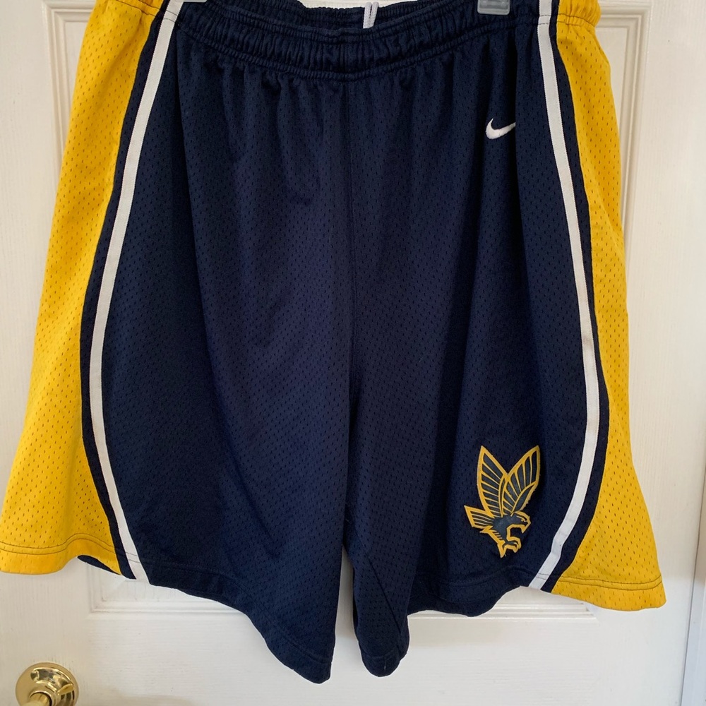 Men’s Nike XXL Marquette University BBall Shorts